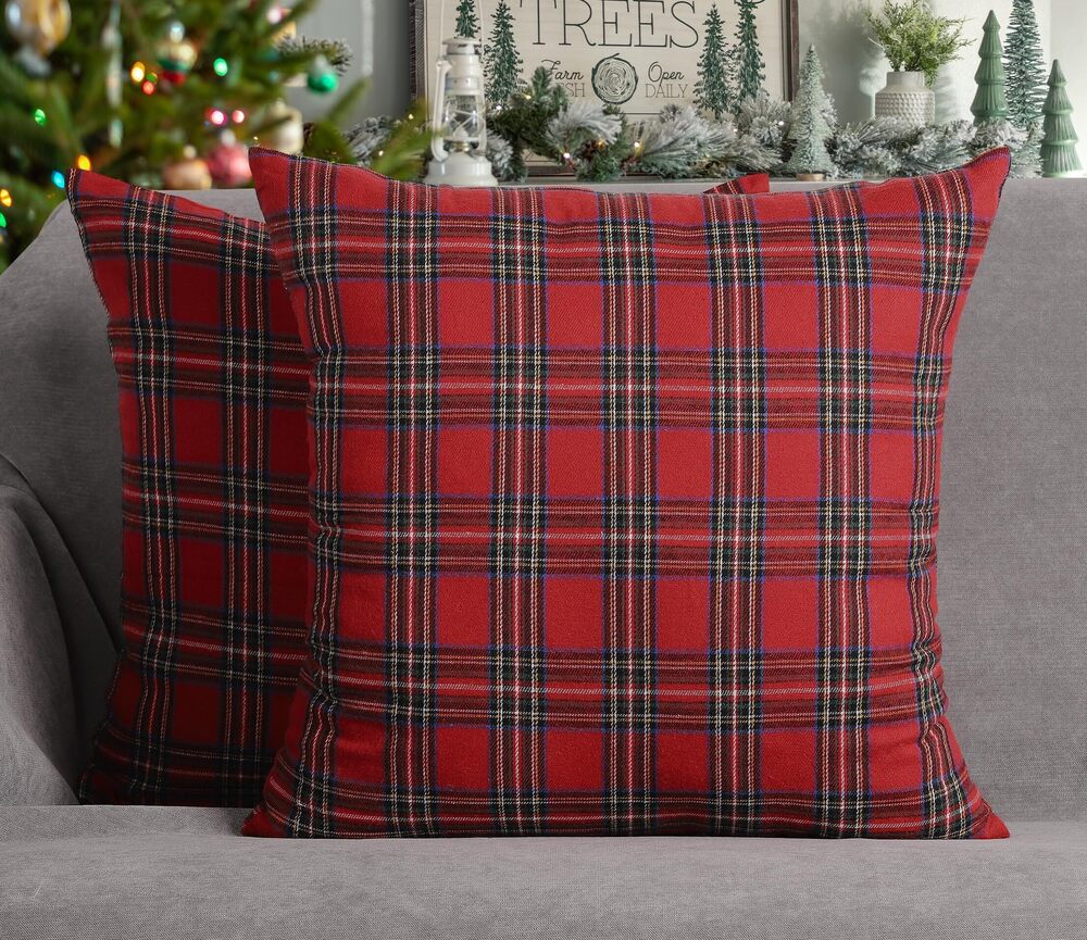 3915 Set of 2 Christmas Scottish Tartan Plaid Throw Pillow Covers Cushion